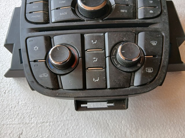 Opel Astra J 2009-2015 Közép konzol Használt