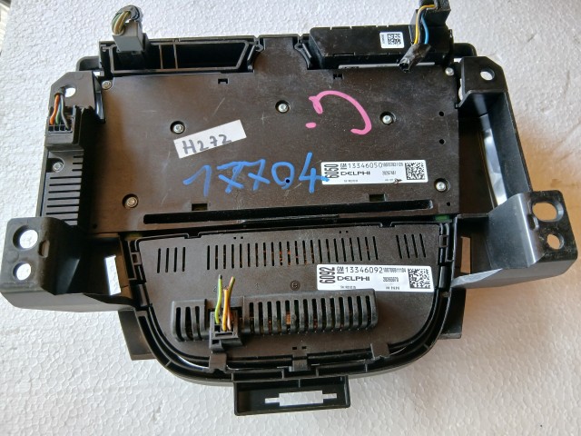 Opel Astra J 2009-2015 Közép konzol Használt