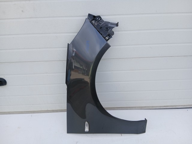 17679 Opel Zafira C 2011-2017 Jobb első Sárvédő Grafit Z190