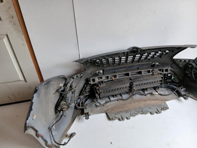 17668 Opel Zafira C 2011-2017 első Lökhárító Grafit Z190