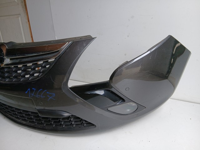 17667 Opel Zafira C 2011-2017 első Lökhárító Grafit Z177