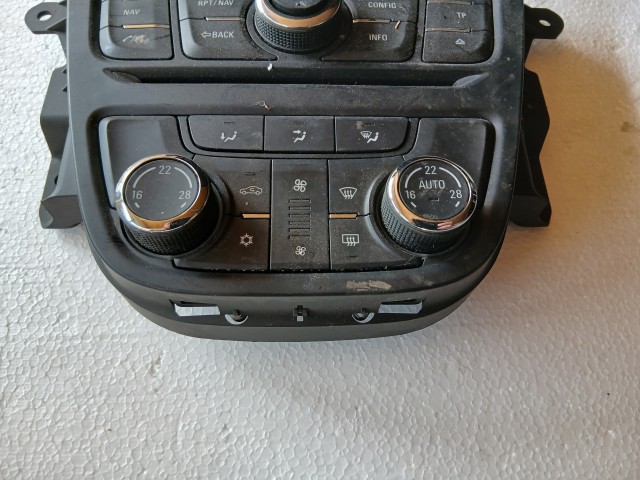 Opel Mokka 2012-2019 Közép konzol Használt