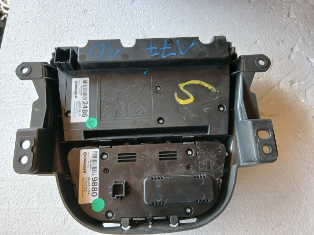 Opel Mokka 2012-2019 Közép konzol Használt