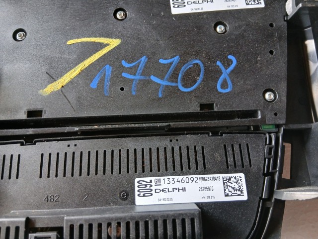 Opel Astra J 2009-2015 Közép konzol Használt