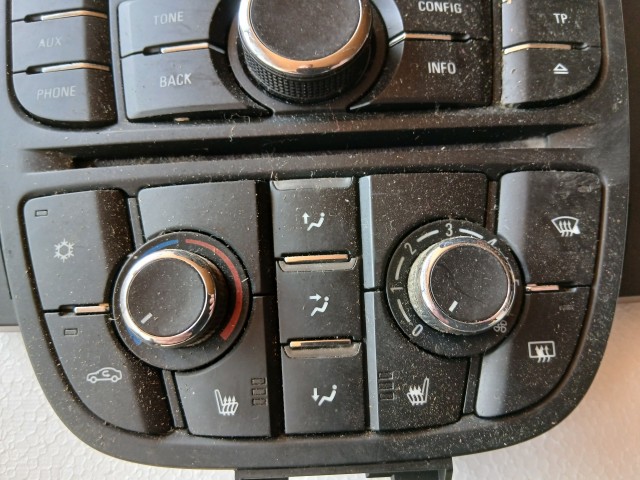 Opel Astra J 2009-2015 Közép konzol Használt