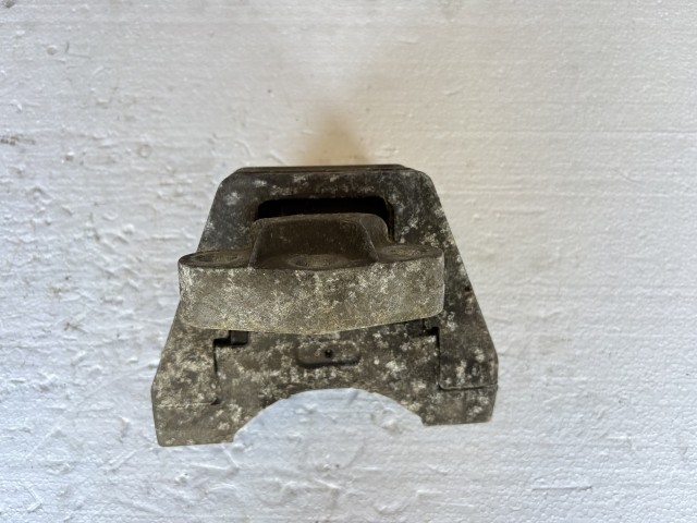 Saab 9.5 2010-2012 1.9  motortartó bak