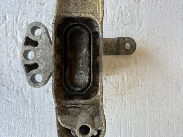 Opel Astra J 2009-2015 motortartó bak Használt