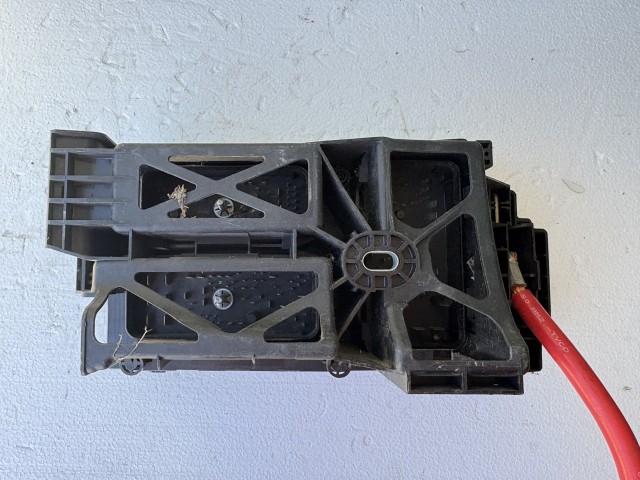 Opel Astra H 2004-2010 Motortéri biztosítéktábla Használt