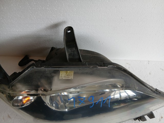17911 Mazda 2 2006-2012 Jobb első Lámpa Fényszóró
