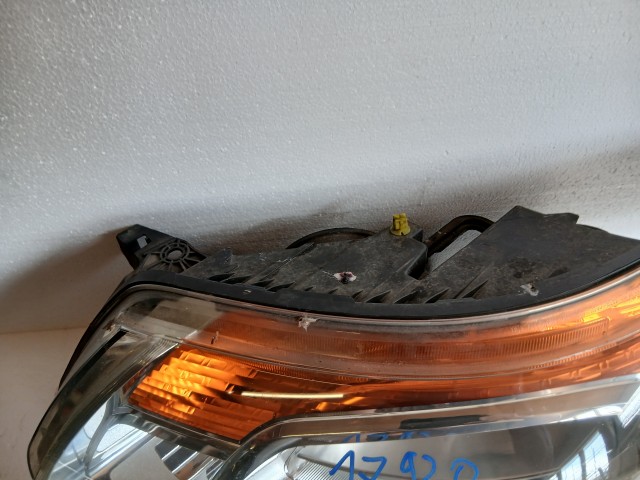 17920 Citroen C3 Picasso  2009-2017 Bal első Lámpa Fényszóró
