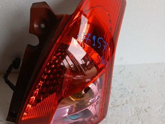 17957 Suzuki Swift III. 2005-2010  Jobb hátsó Lámpa