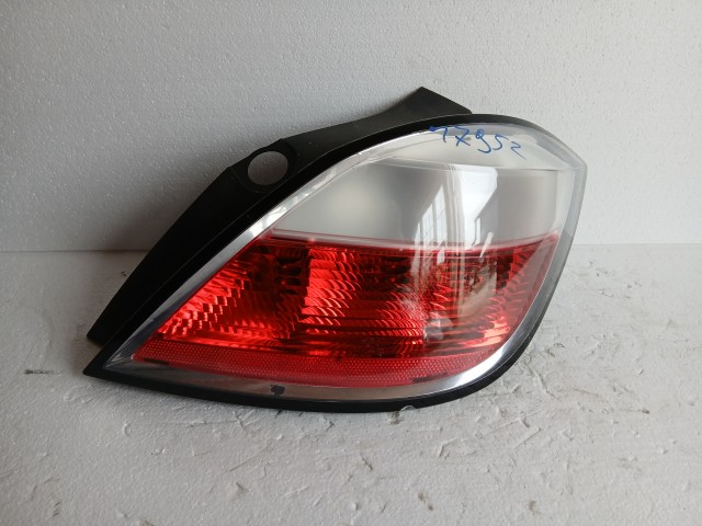 17952 Opel Astra H 2004-2010 Lámpa , Fényszóró Használt  Jobb hátsó