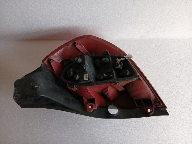 17984 Renault Clio III. 2007-2014 Bal hátsó Lámpa