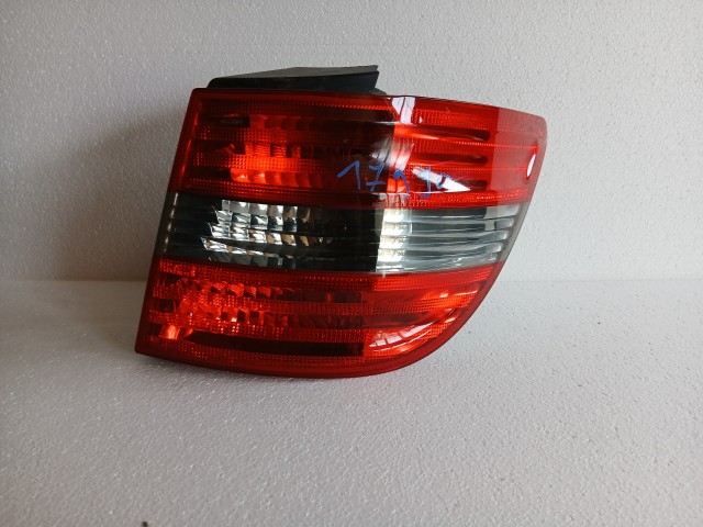 17990 Mercedes Benz B-Class 2005-2011 Jobb hátsó Lámpa