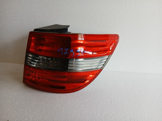 17990 Mercedes Benz B-Class 2005-2011 Jobb hátsó Lámpa