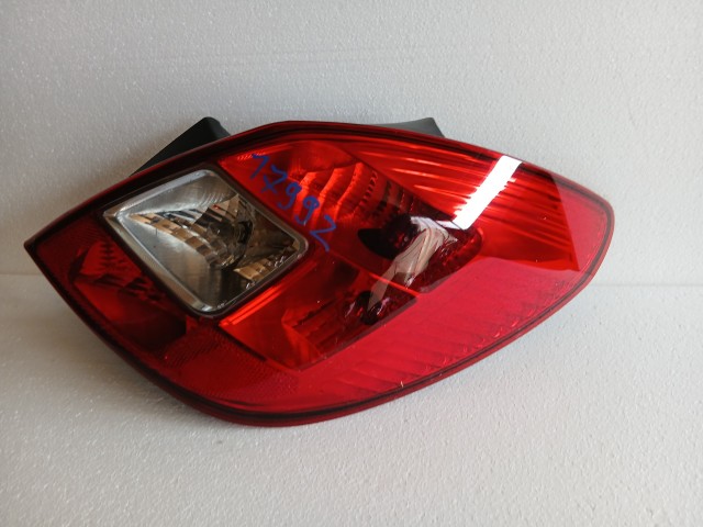 17992 Opel Corsa D 2006-2014 Jobb hátsó Lámpa 5 ajtós