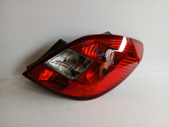 17993 Opel Corsa D 2006-2014  Jobb hátsó Lámpa