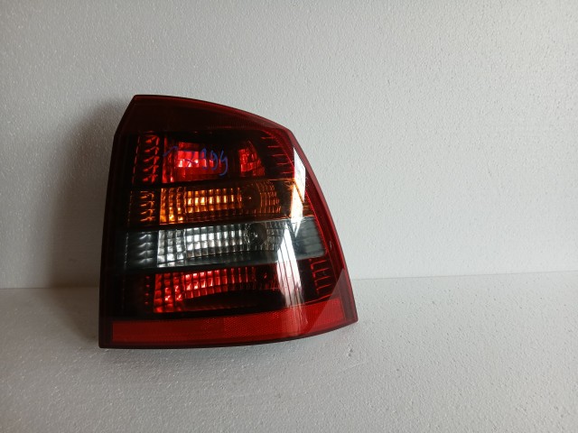 17999 Opel Astra G 1998-2008  Jobb hátsó Lámpa