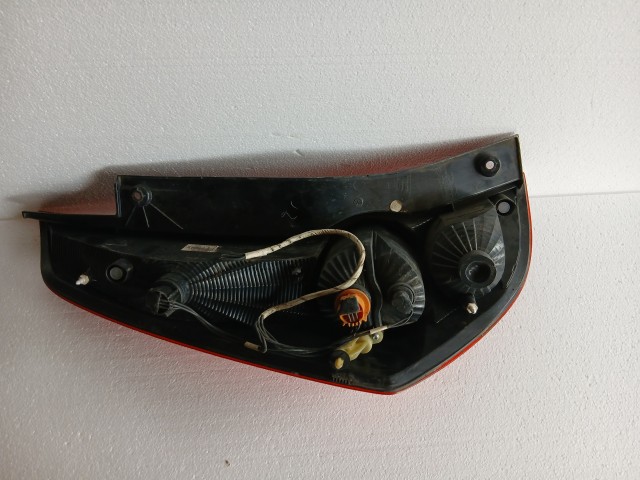 18001 Suzuki SPLASH 2008-2014 Jobb hátsó Lámpa
