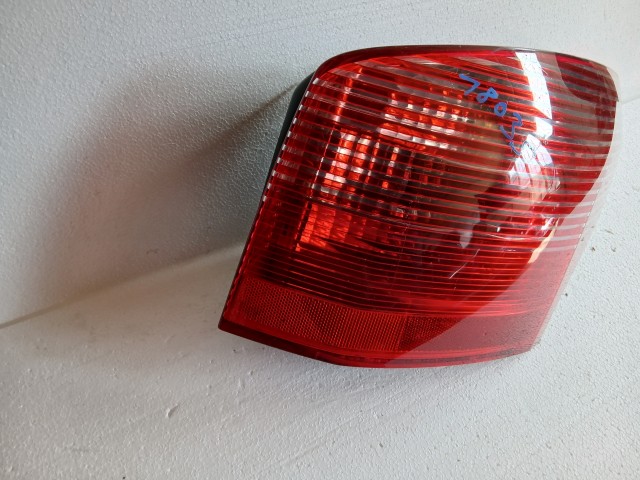 18035 Peugeot 407 2004-2010 Jobb hátsó Lámpa 