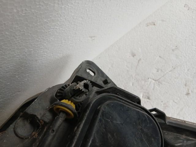 17949 Opel Corsa D 2006-2010 Bal első Lámpa Fényszóró