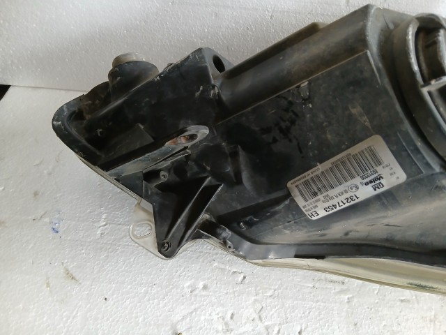 17948 Opel Corsa D 2010 Bal első Lámpa Fényszóró