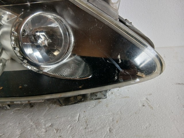 17947 Opel Corsa D 2010 Jobb első Lámpa Fényszóró