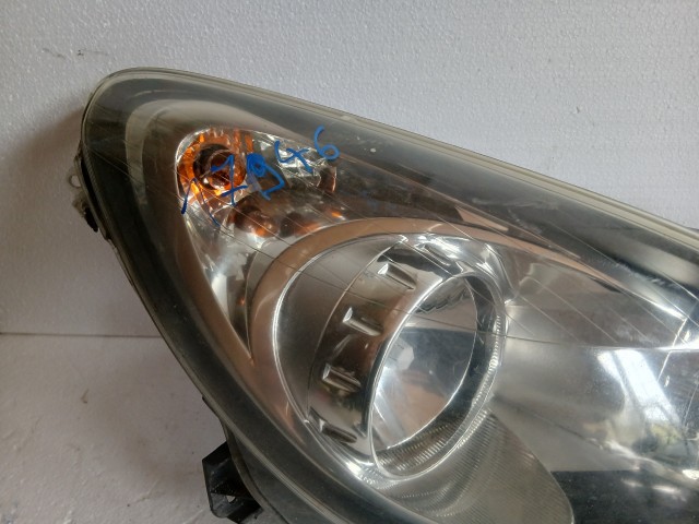 17947 Opel Corsa D 2010 Jobb első Lámpa Fényszóró