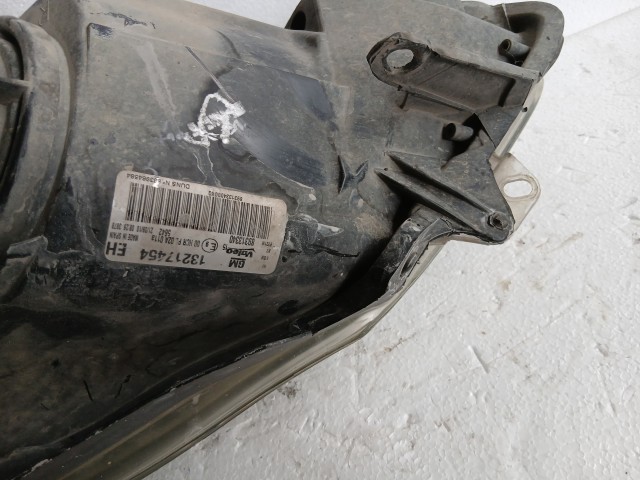 17947 Opel Corsa D 2010 Jobb első Lámpa Fényszóró