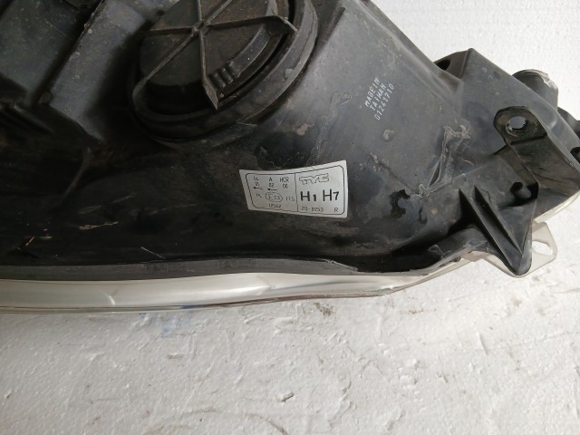 17945 Opel Corsa D 2006-2009 Jobb első Lámpa Fényszóró TYC