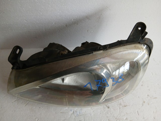 17938 Opel Corsa C 2000-2009 Bal első Lámpa Fényszóró
