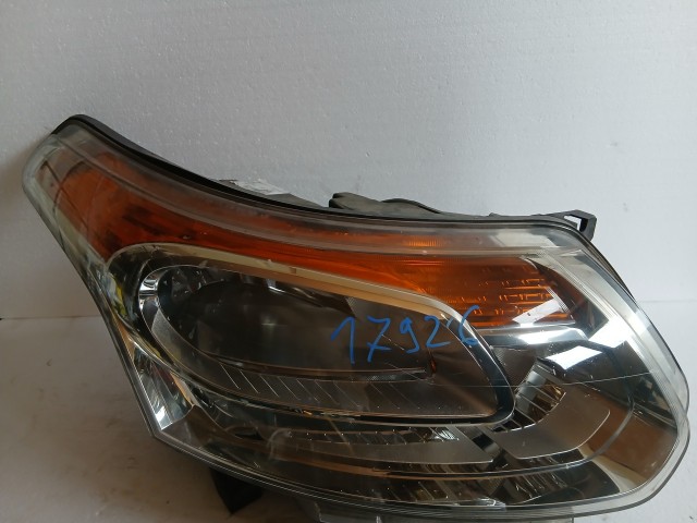 17926 Citroen C3 Picasso  2009-2017 Jobb első Lámpa Fényszóró