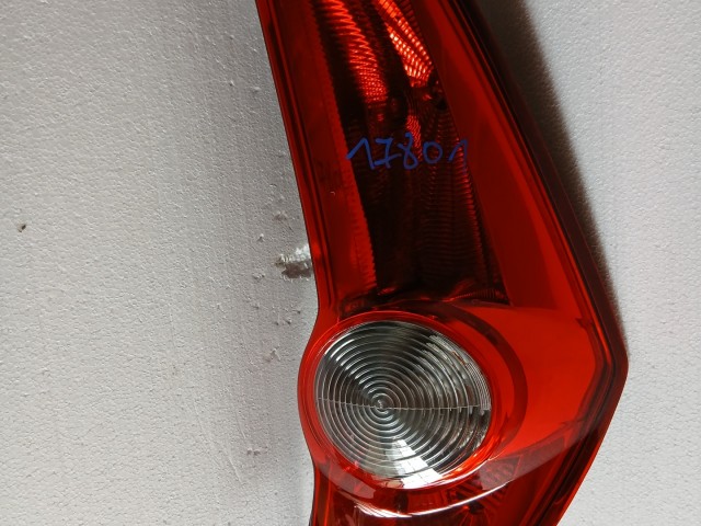 18001 Suzuki SPLASH 2008-2014 Jobb hátsó Lámpa