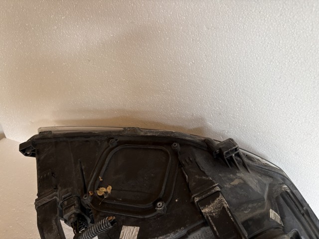 18096 Ford Focus II. 2004-2011 Bal első Lámpa Fényszóró