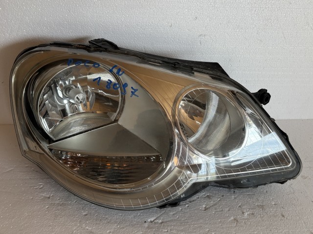 18097 Volkswagen Polo IV Jobb első Lámpa Fényszóró