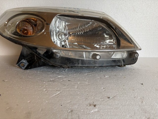 18098 Dacia Sandero I 2008-2013 Jobb első Lámpa Fényszóró
