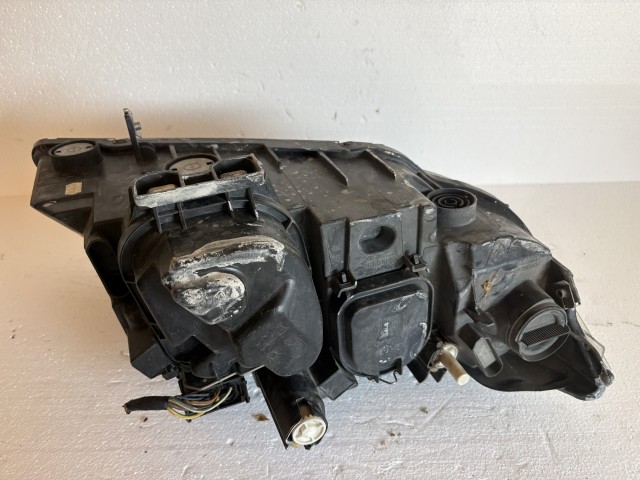 18083 BMW 3 E90 2005-2011 Bal első Lámpa Fényszóró