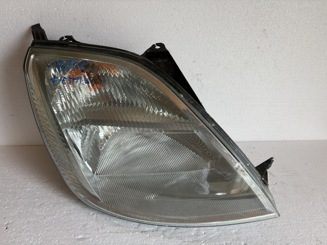 18106 Ford Fiesta v 2004-2008 Jobb első Lámpa Fényszóró