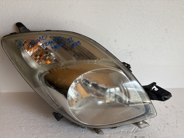 18110 Toyota Yaris II. 2005-2011(xp90) 2005-2011 Jobb első Lámpa Fényszóró