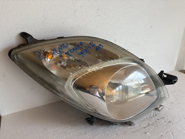 18110 Toyota Yaris II. 2005-2011(xp90) 2005-2011 Jobb első Lámpa Fényszóró