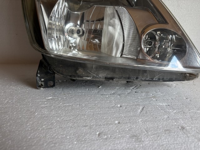 18109 Renault Modus 2007 Jobb első Lámpa Fényszóró
