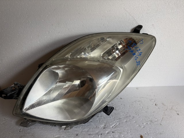 18124 Toyota Yaris II. 2005-2011(xp90)  Bal első Lámpa Fényszóró