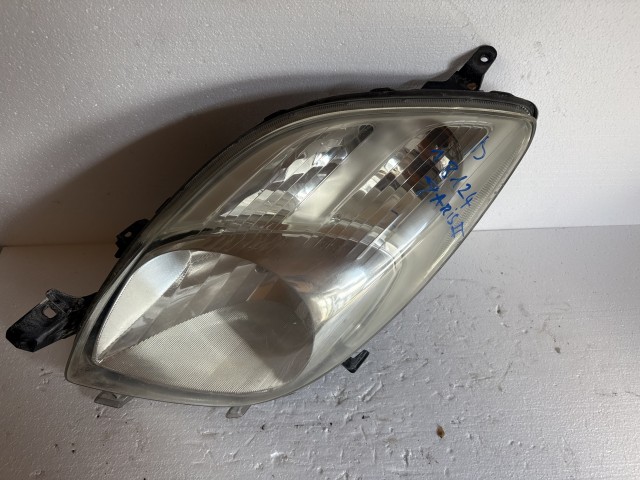 18124 Toyota Yaris II. 2005-2011(xp90)  Bal első Lámpa Fényszóró