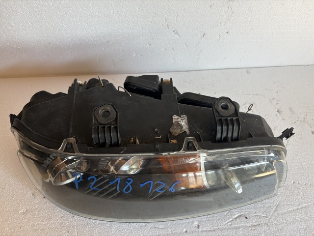 18126 Fiat Punto II. 1999-2003 1999-2003 Lámpa , Fényszóró Használt Jobb első