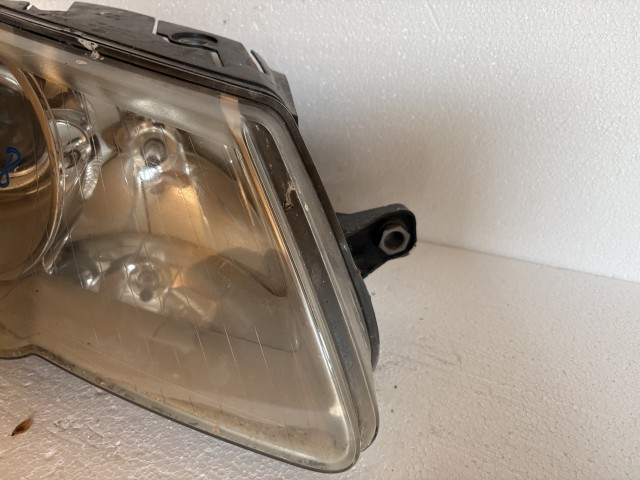 18128 Volkswagen Passat B6 2005-2010  Jobb első Lámpa Fényszóró