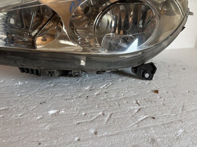 18135 Peugeot 307 2001-2008 Bal első Lámpa Fényszóró