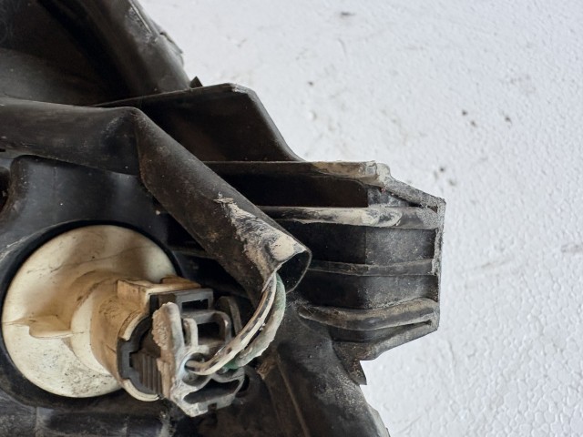 18151 Toyota Yaris II. 2005-2011(xp90) Bal első Lámpa Fényszóró