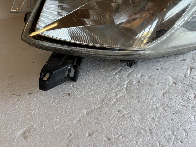 18151 Toyota Yaris II. 2005-2011(xp90) Bal első Lámpa Fényszóró