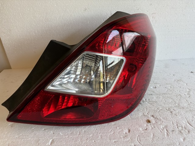 18153 Opel Corsa D 2006-2014  Jobb hátsó Lámpa Fényszóró