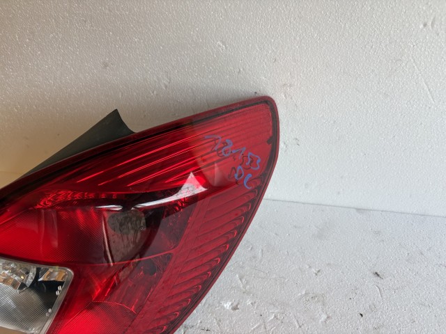 18153 Opel Corsa D 2006-2014  Jobb hátsó Lámpa Fényszóró